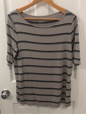 Apt. 9 grey Short-Sleeve Tee with Black Stripes size Large lightweight
